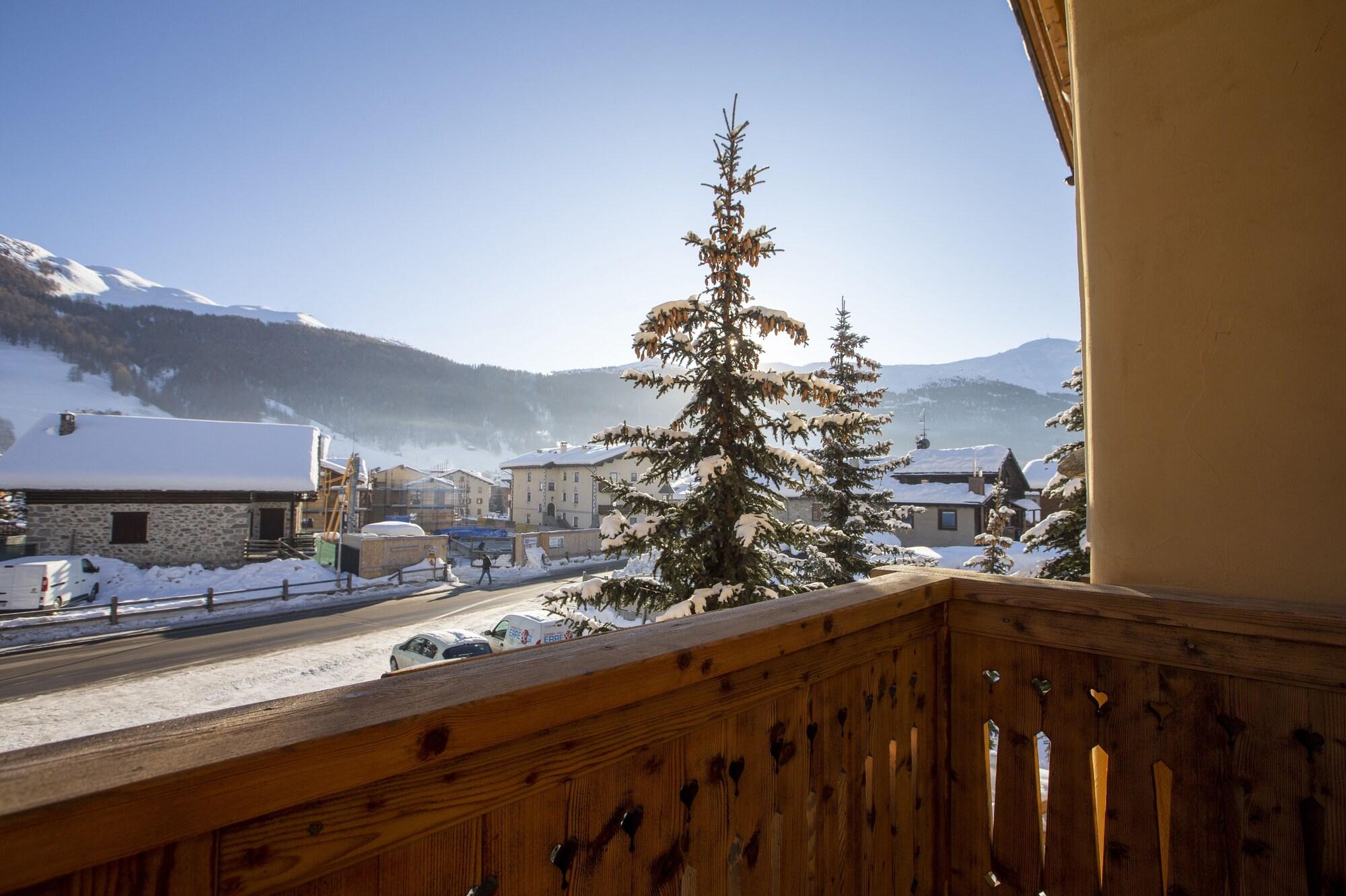 Hotel "La Suisse" Livigno Eksteriør billede