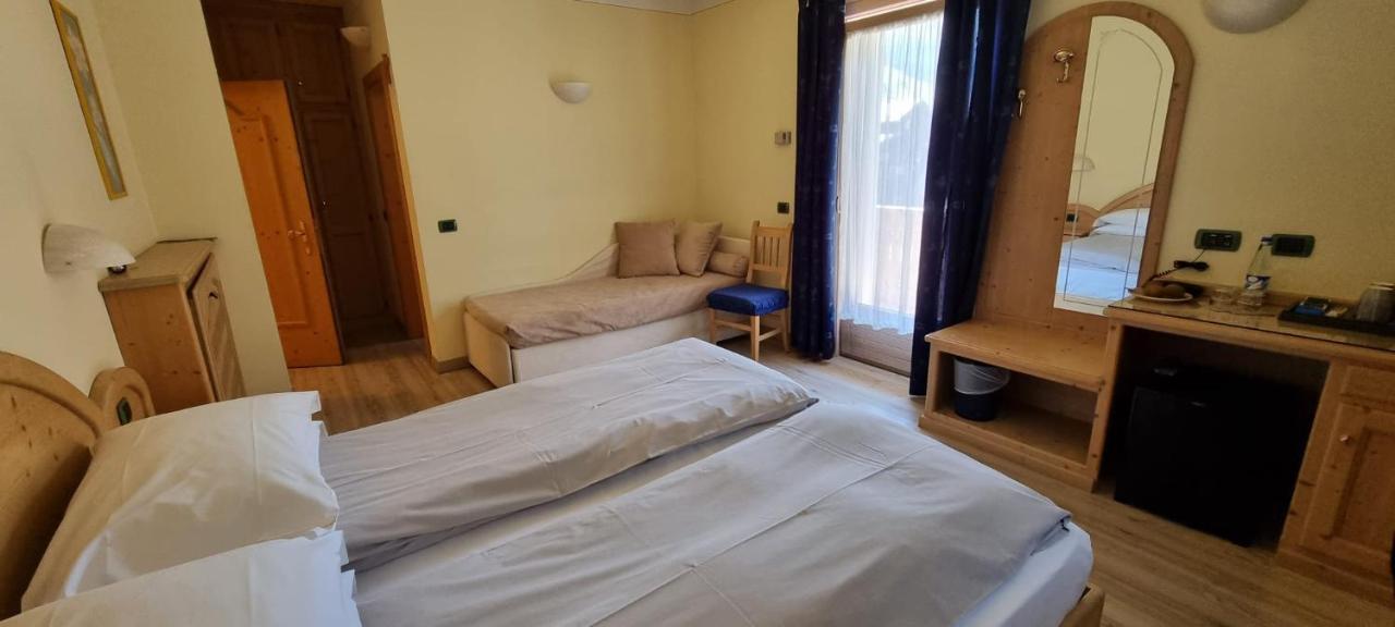 Hotel "La Suisse" Livigno Eksteriør billede
