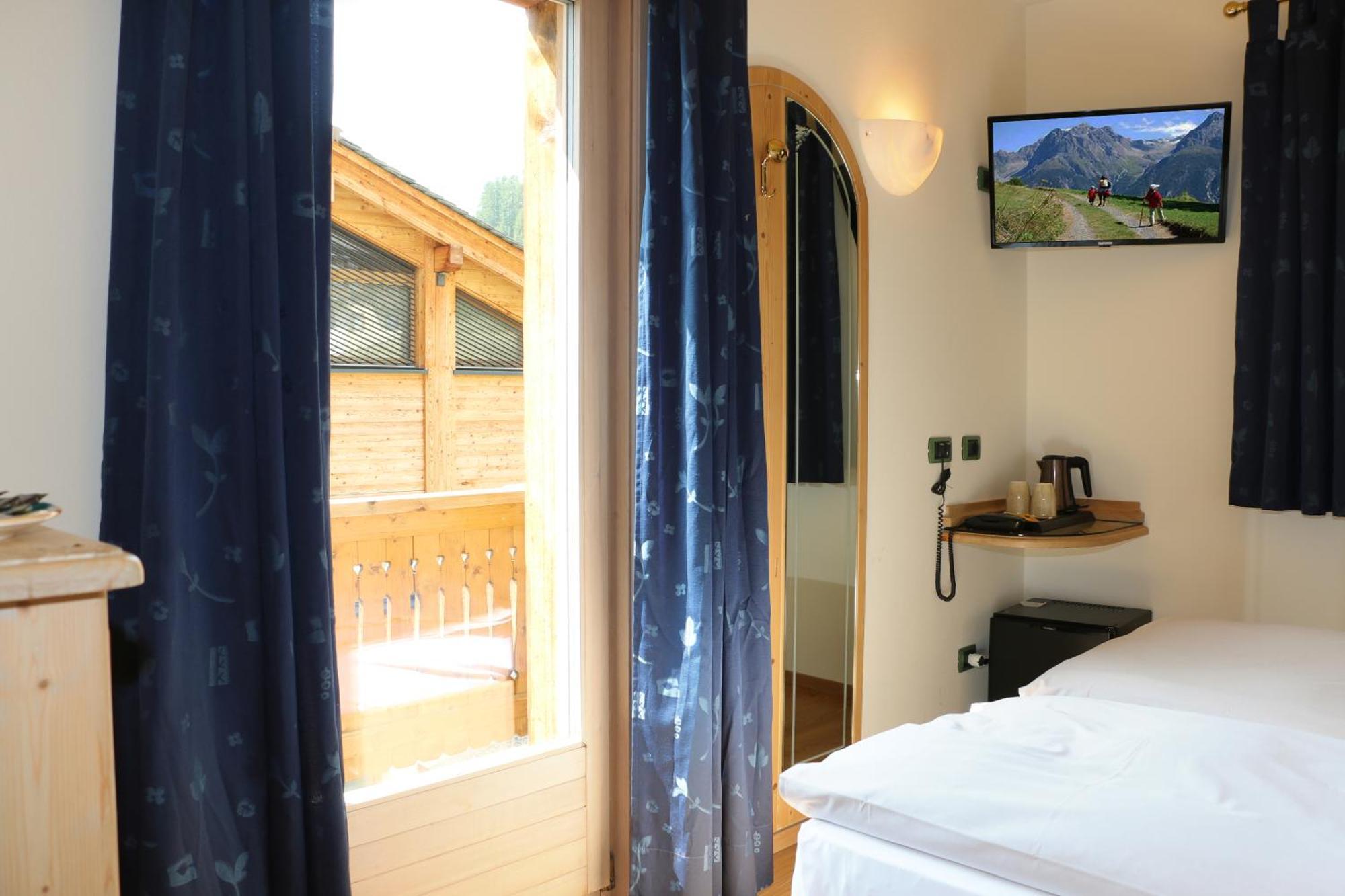 Hotel "La Suisse" Livigno Eksteriør billede